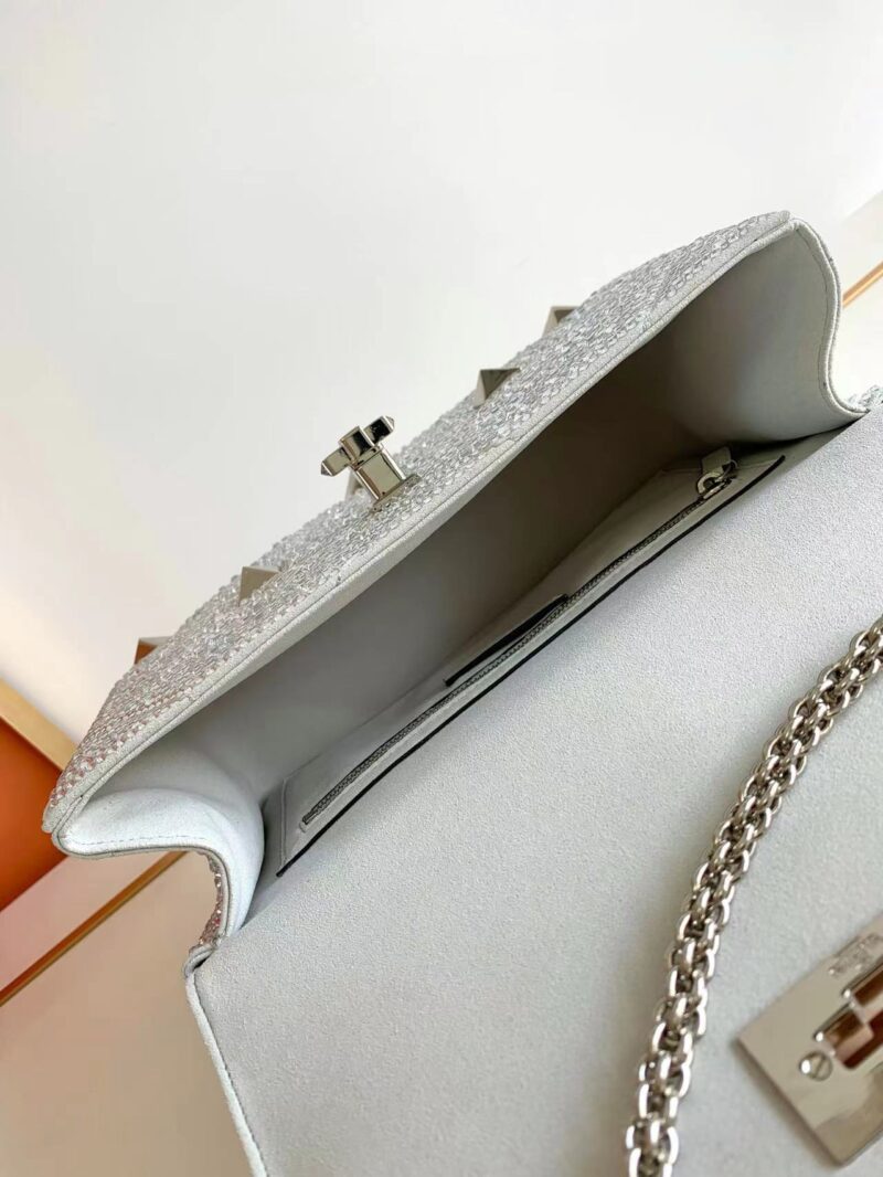 Valentino Roman Stud The Soulder BAG In Nappa With Chain-26x16x8CM - Image 7