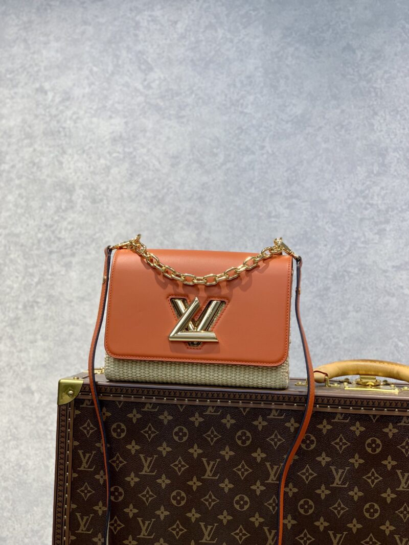 Louis Vuitton Twist MM-23*18*8CM - Image 3