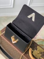Louis Vuitton Twist MM-23*18*8CM - Image 7