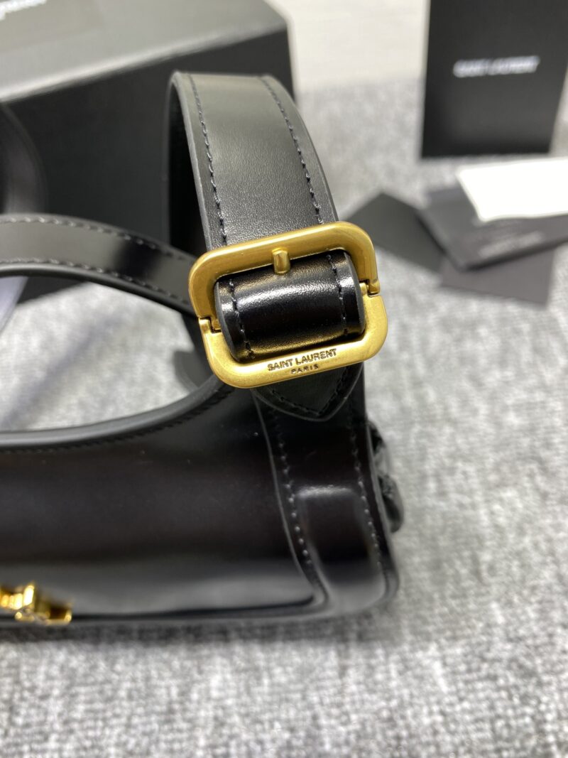 Valentino Charlie Handbags-18.5x13x3.5CM - Image 8