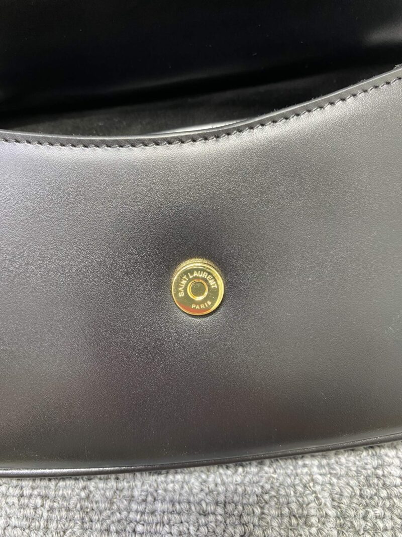 Valentino Charlie Handbags-18.5x13x3.5CM - Image 9