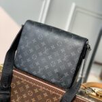 Louis Vuitton District Messenger Bag-M46255-26*20*7CM