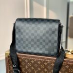 Louis Vuitton District Messenger Bag-M46255-26*20*7CM
