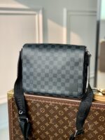 Louis Vuitton District Messenger Bag-M46255-26*20*7CM