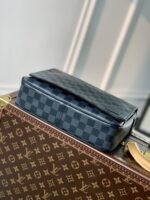 Louis Vuitton District Messenger Bag-M46255-26*20*7CM - Image 9