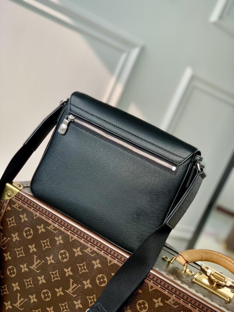 Louis Vuitton District Messenger Bag-M46255-26*20*7CM - Image 4
