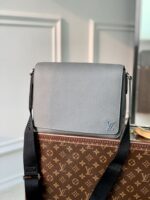 Louis Vuitton District Messenger Bag-M46255-26*20*7CM - Image 3