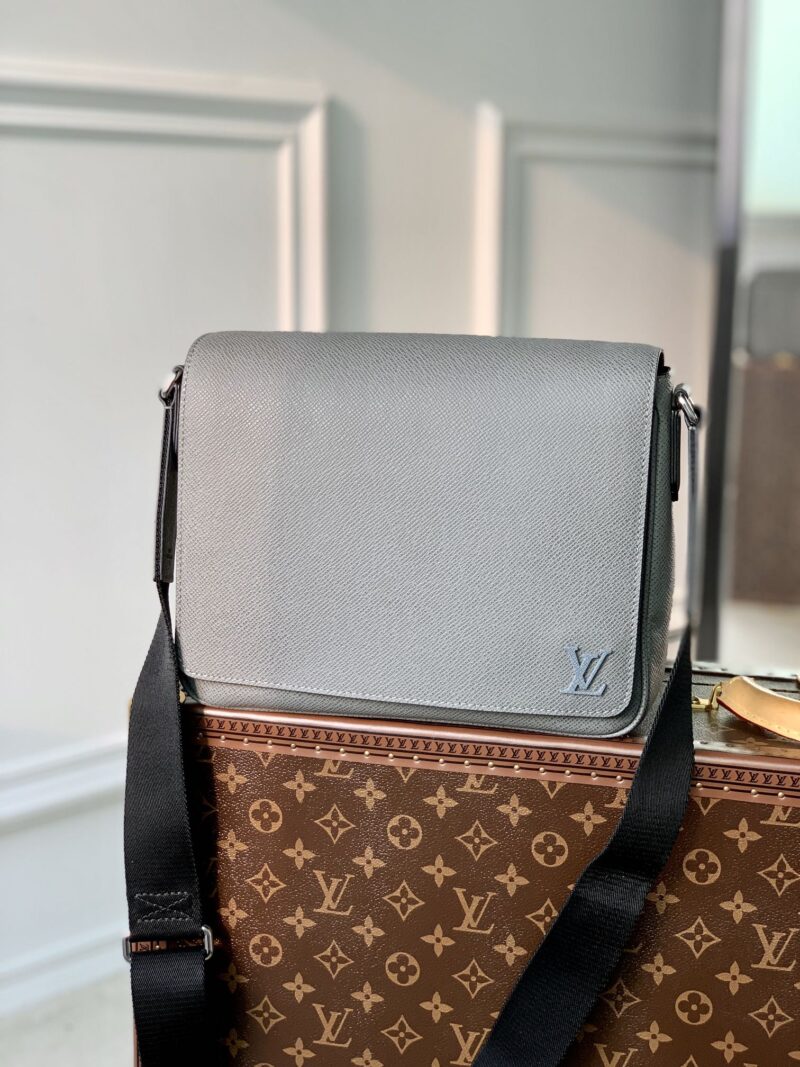 Louis Vuitton District Messenger Bag-M46255-26*20*7CM - Image 3