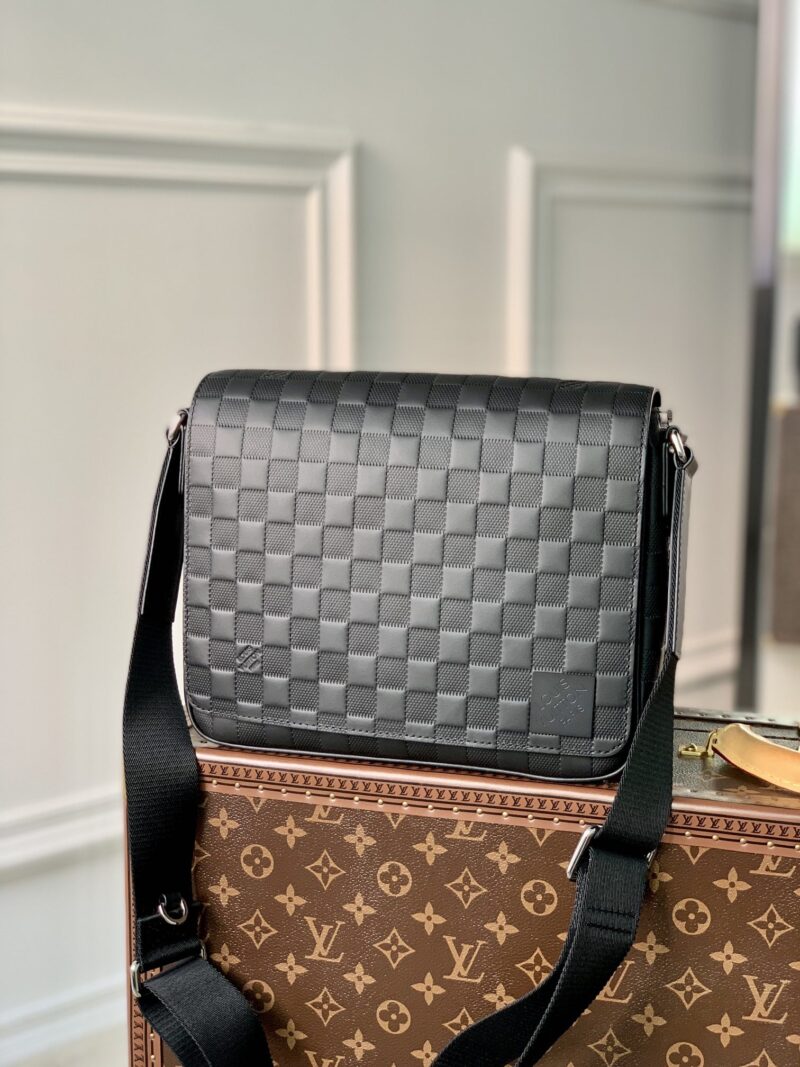 Louis Vuitton District Messenger Bag-M46255-26*20*7CM - Image 3