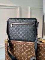 Louis Vuitton District Messenger Bag-M46255-26*20*7CM
