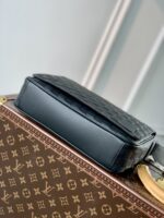 Louis Vuitton District Messenger Bag-M46255-26*20*7CM - Image 2