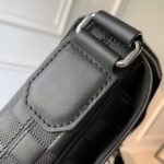 Louis Vuitton District Messenger Bag-M46255-26*20*7CM - Image 8