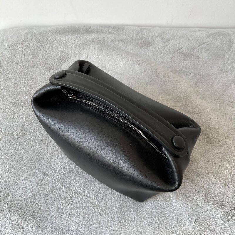 Bottega Veneta The Row  Bag-18*13*14CM - Image 9