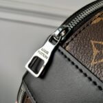 Louis Vuitton Audio case-20×20×7CM - Image 6