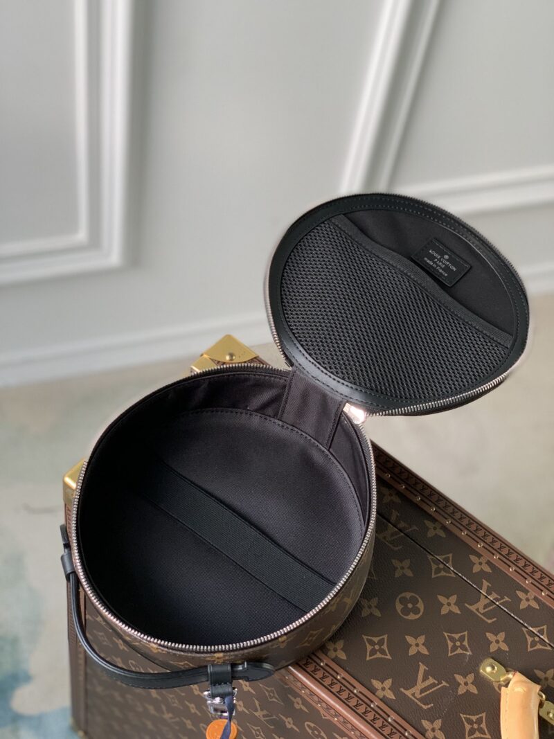 Louis Vuitton Audio case-20×20×7CM - Image 9