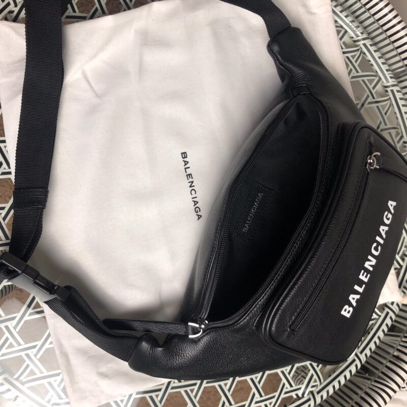 Balenciaga Crossbody Bag-25x17x5CM - Image 9