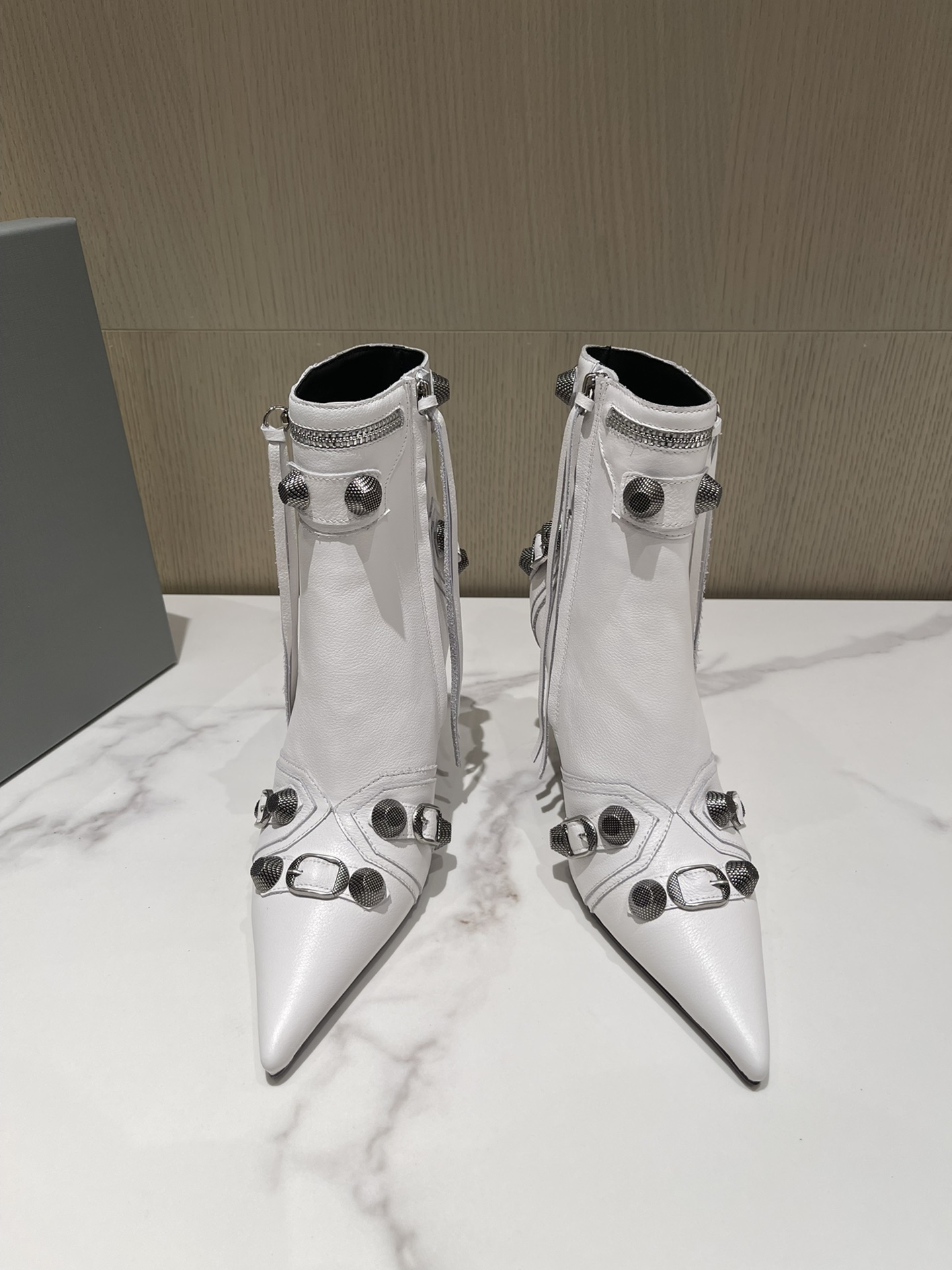 bry-09644332rerewwre_2_.jpg Balenciaga Boots - Image 1