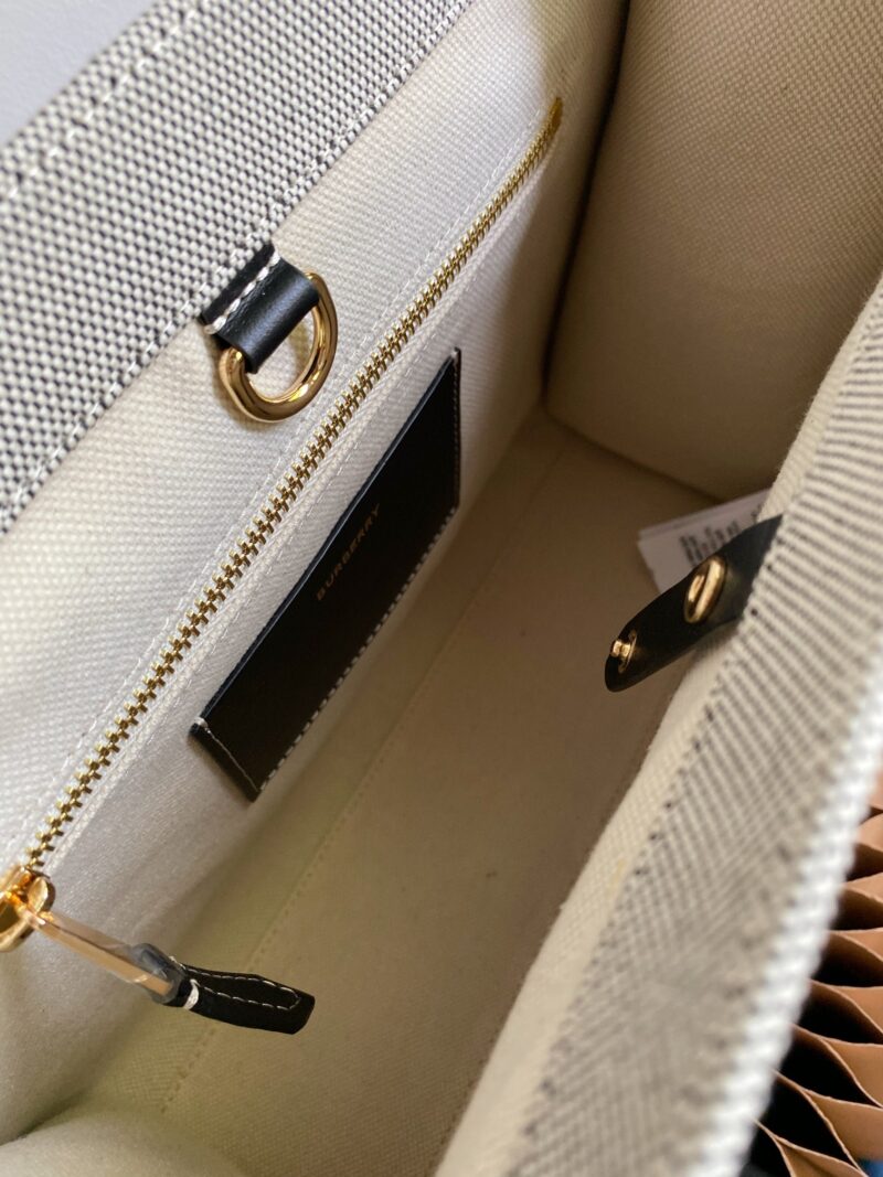 Burberry Freya-33*12.5*26CM - Image 3