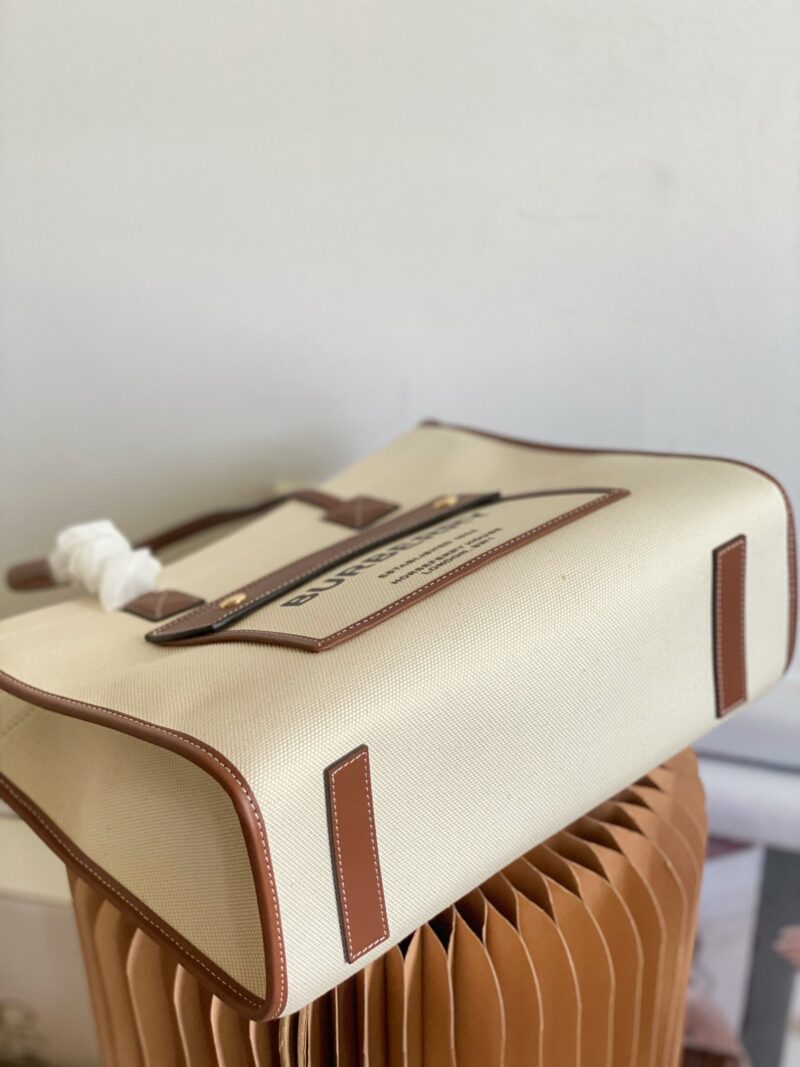 Burberry Freya-33*12.5*26CM - Image 6