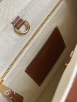 Burberry Freya-33*12.5*26CM - Image 9