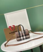 Burberry Handbags-18.5*11*12 /30*15*21CM - Image 6