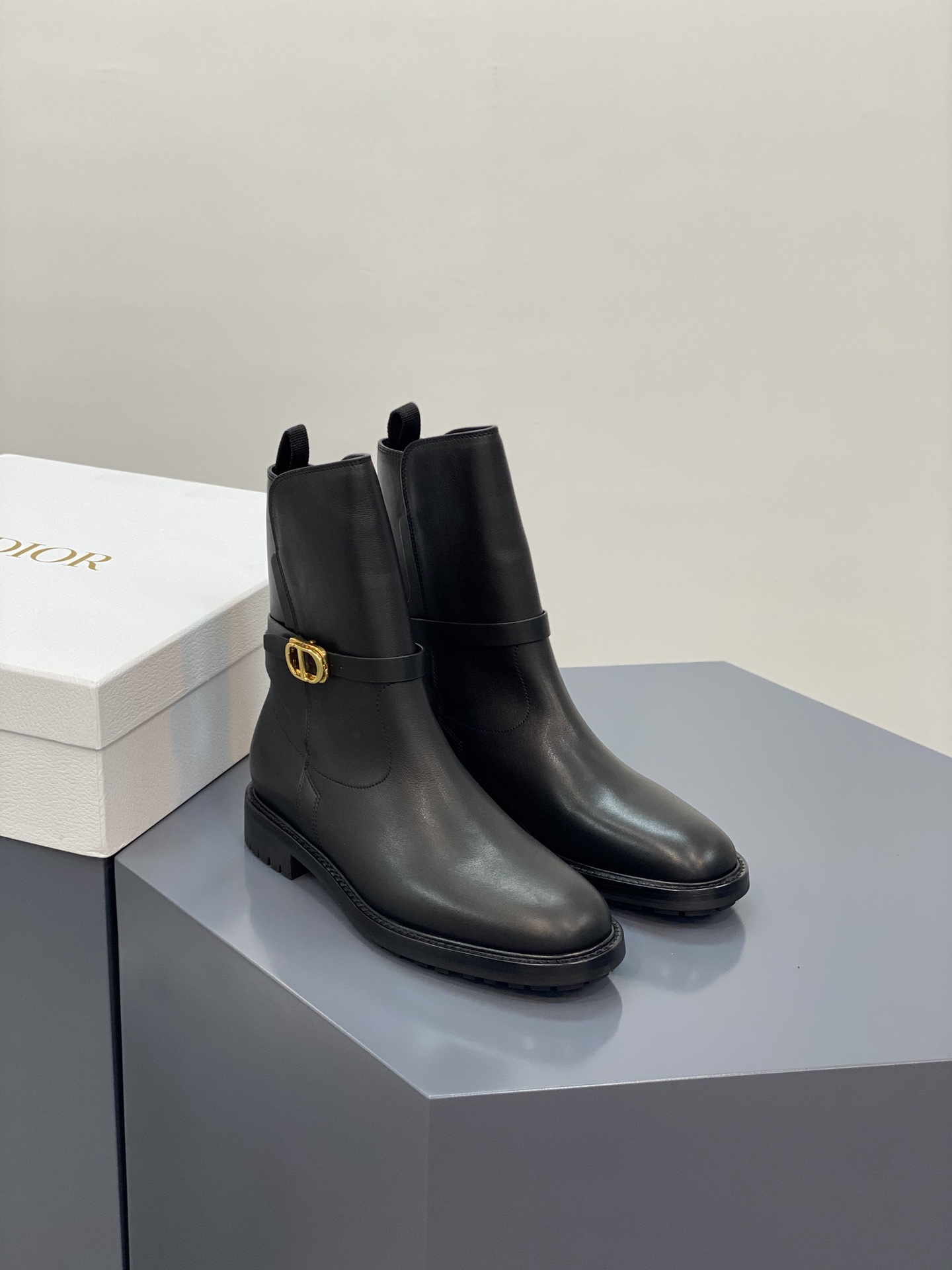 chbag-20325eewrwer_2_.jpg Diro Boots 2022SS - Image 1