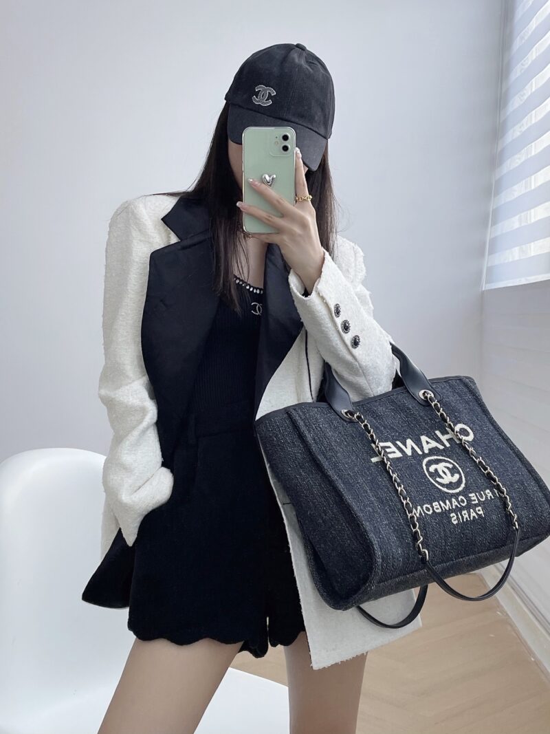 Ch@nel Shopping Bag - Image 5