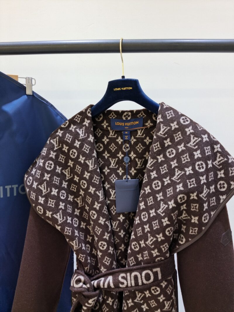 Ch@nel 2022 New Autumn/Winter Coat - Image 2