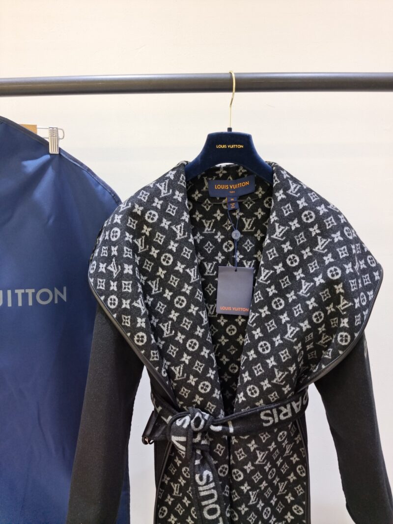 Ch@nel 2022 New Autumn/Winter Coat - Image 3