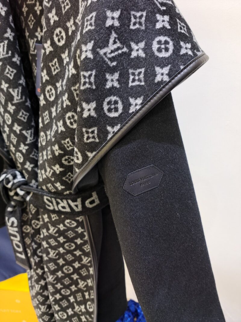 Ch@nel 2022 New Autumn/Winter Coat - Image 5