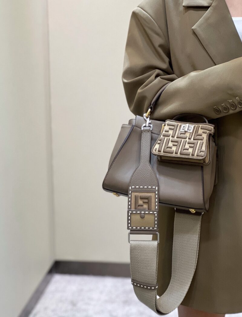 Fendi PeekabooTote-24×7×19CM - Image 7