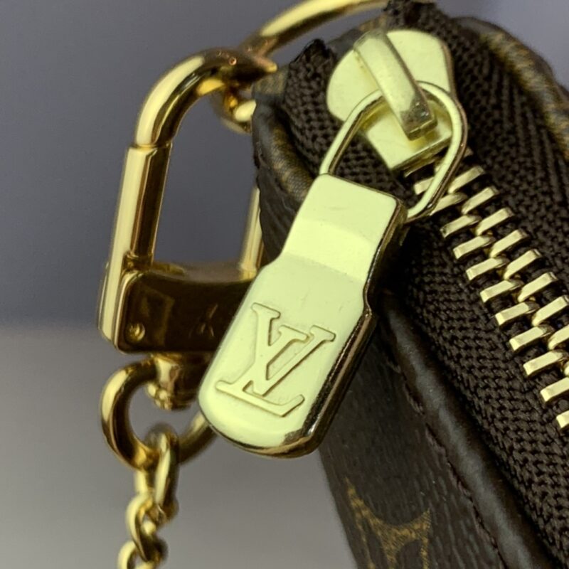 Louis Vuitton Pochette Accessoires-15.5*4*10.5CM - Image 2