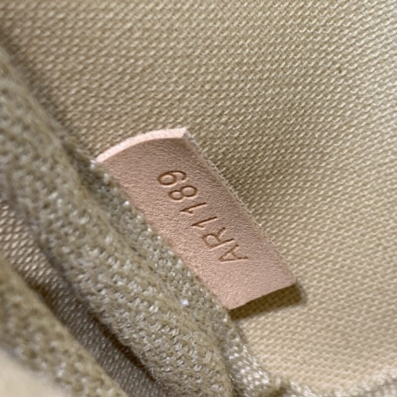 Louis Vuitton Pochette Accessoires-15.5*4*10.5CM - Image 9