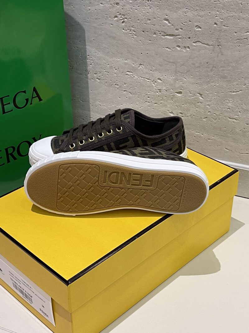 FENDI Sneakers - Image 5