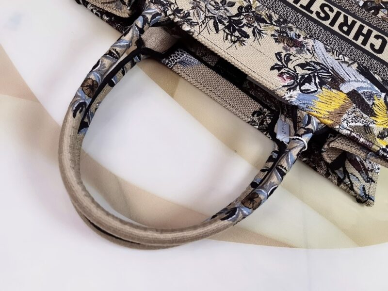 Diro Small Book Tote-36*18*28CM - Image 9