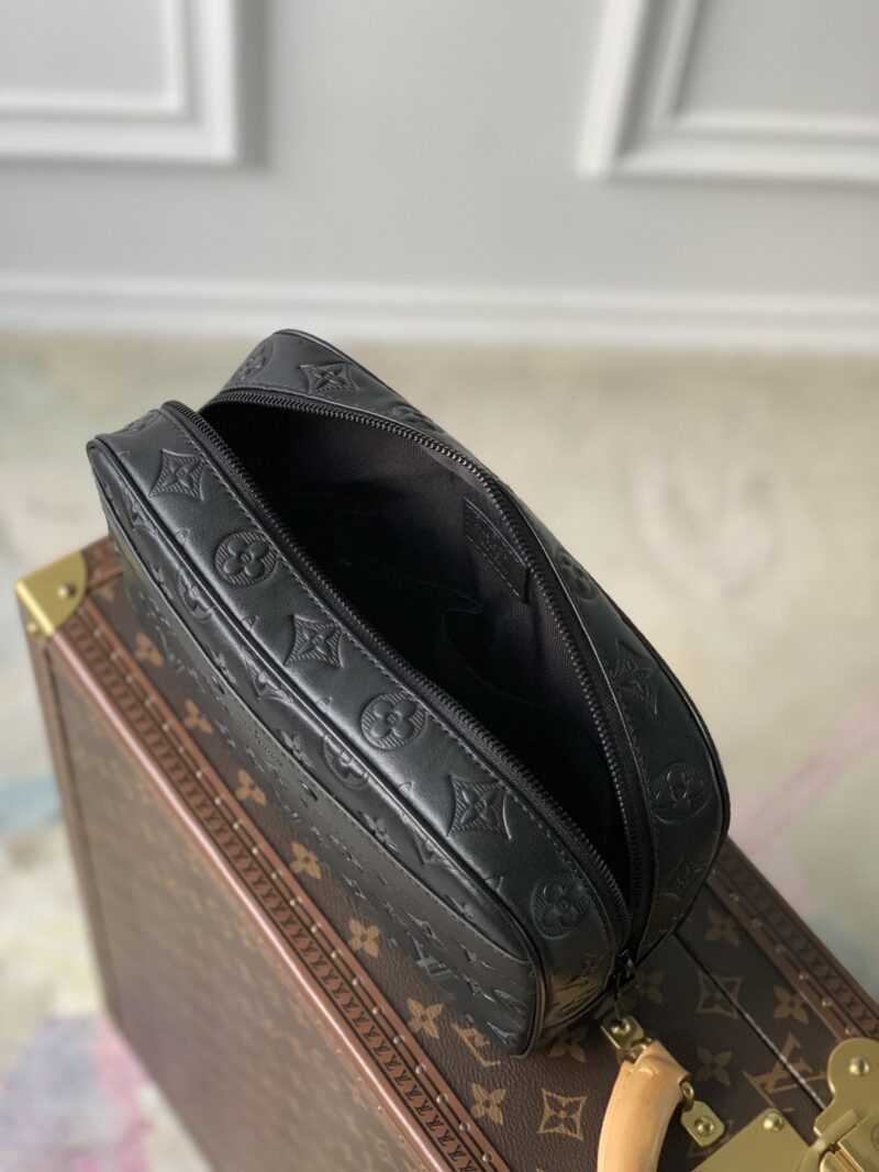 Louis Vuitton Pouch-26*17*71CM - Image 7