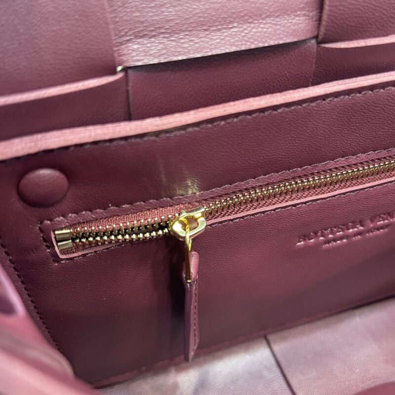 Bottega Veneta Crossbody Bag-23*15*6CM - Image 9