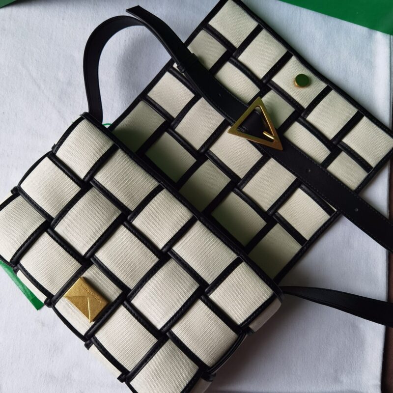 Bottega Veneta Webbing Crossbody Bag-26x18x8CM - Image 3