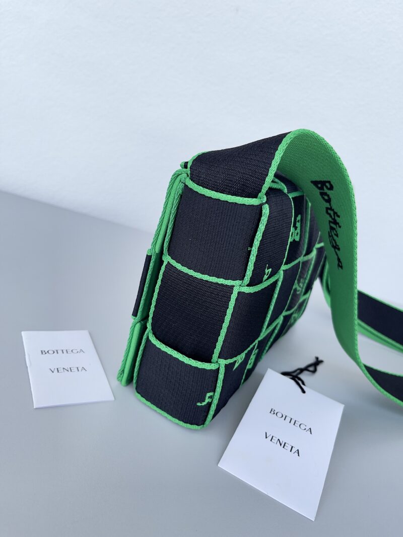 Bottega Veneta Webbing Crossbody Bag-25*15*5CM - Image 4