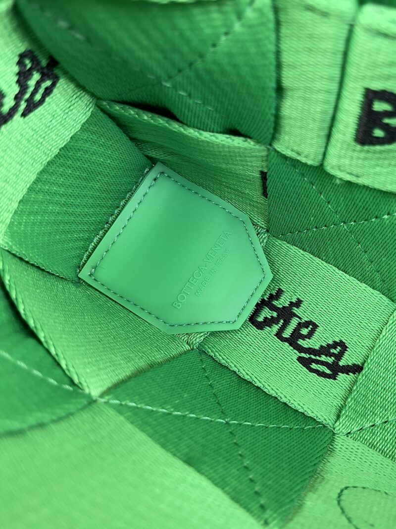 Bottega Veneta Webbing Crossbody Bag-25*15*5CM - Image 9