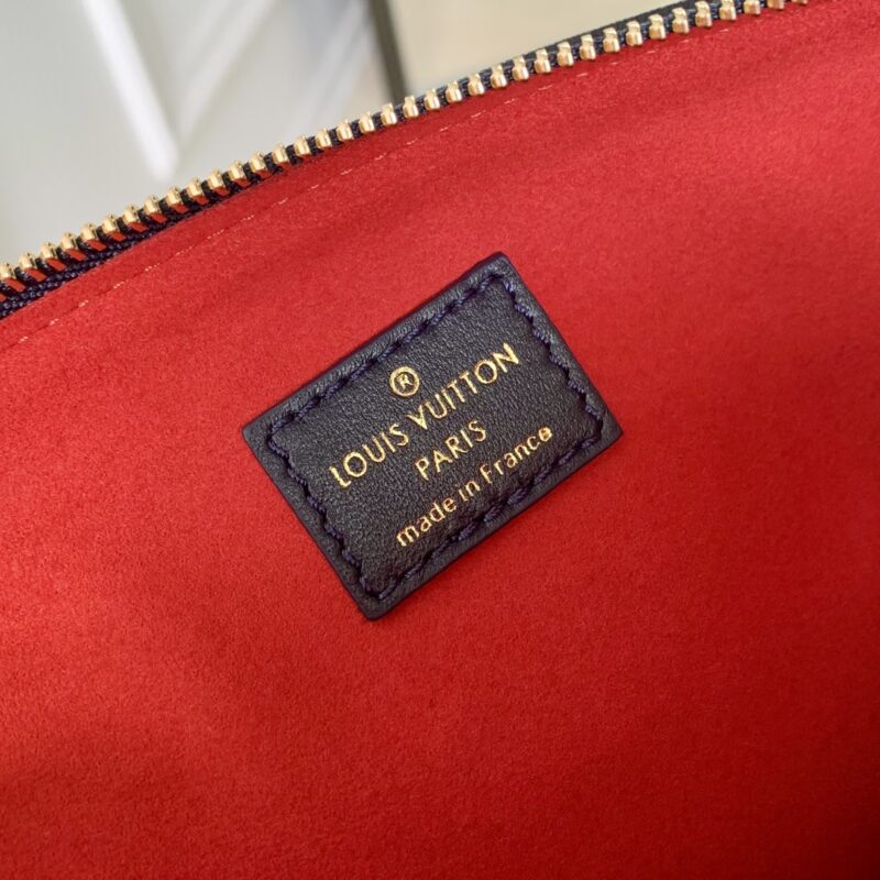 Louis Vuitton Coussin BB Bag-21*16*7 CM - Image 4