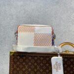 Louis VuittonTrio Handbag-25*18.5*7CM