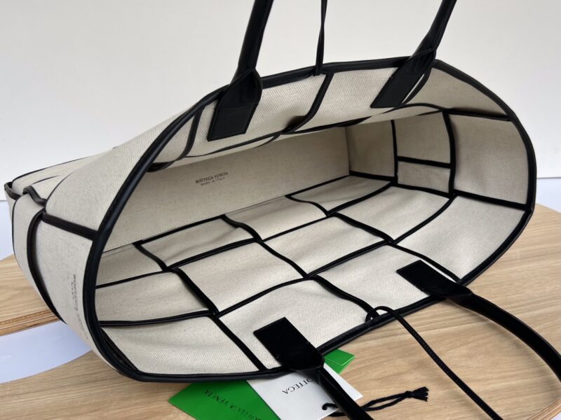 Bottega Arco Tote-46x34x12CM - Image 9