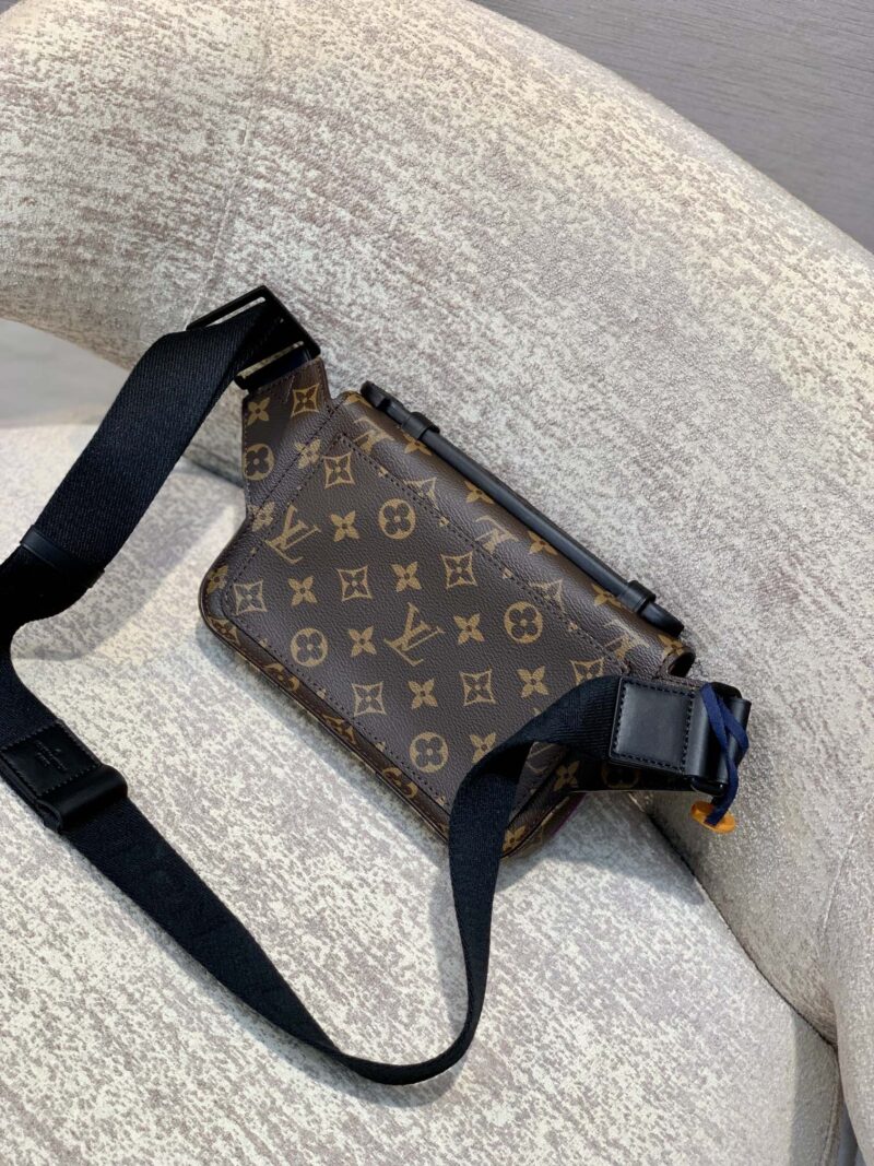 Louis Vuitton S Lock Sling -21*15*4CM - Image 8