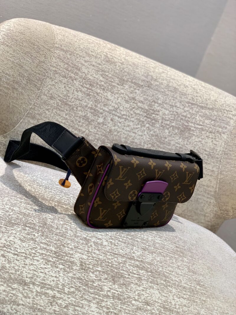 Louis Vuitton S Lock Sling -21*15*4CM - Image 9