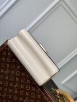 Louis Vuitton Twist MM-23*18*8CM - Image 2
