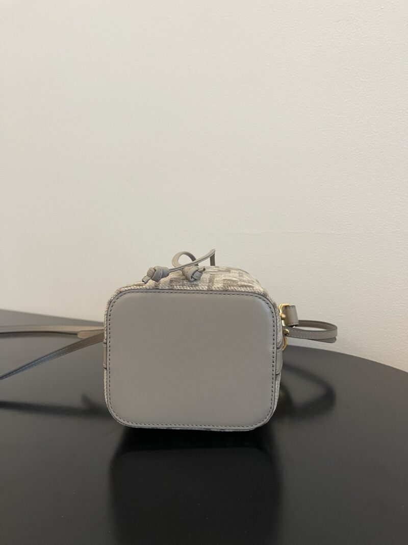 Fendi Mini Mon Tresor Bag -12x18x10CM - Image 8