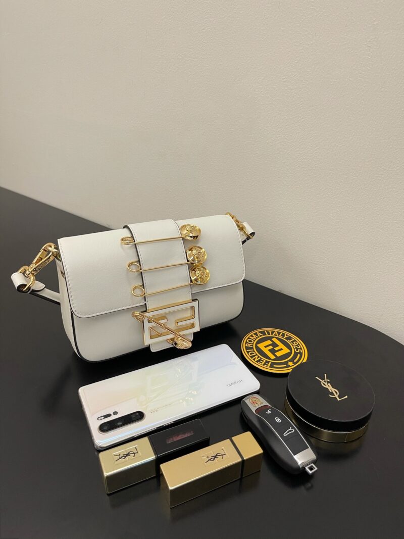 FendI Small Baguette Bag-20x15x9CM - Image 10