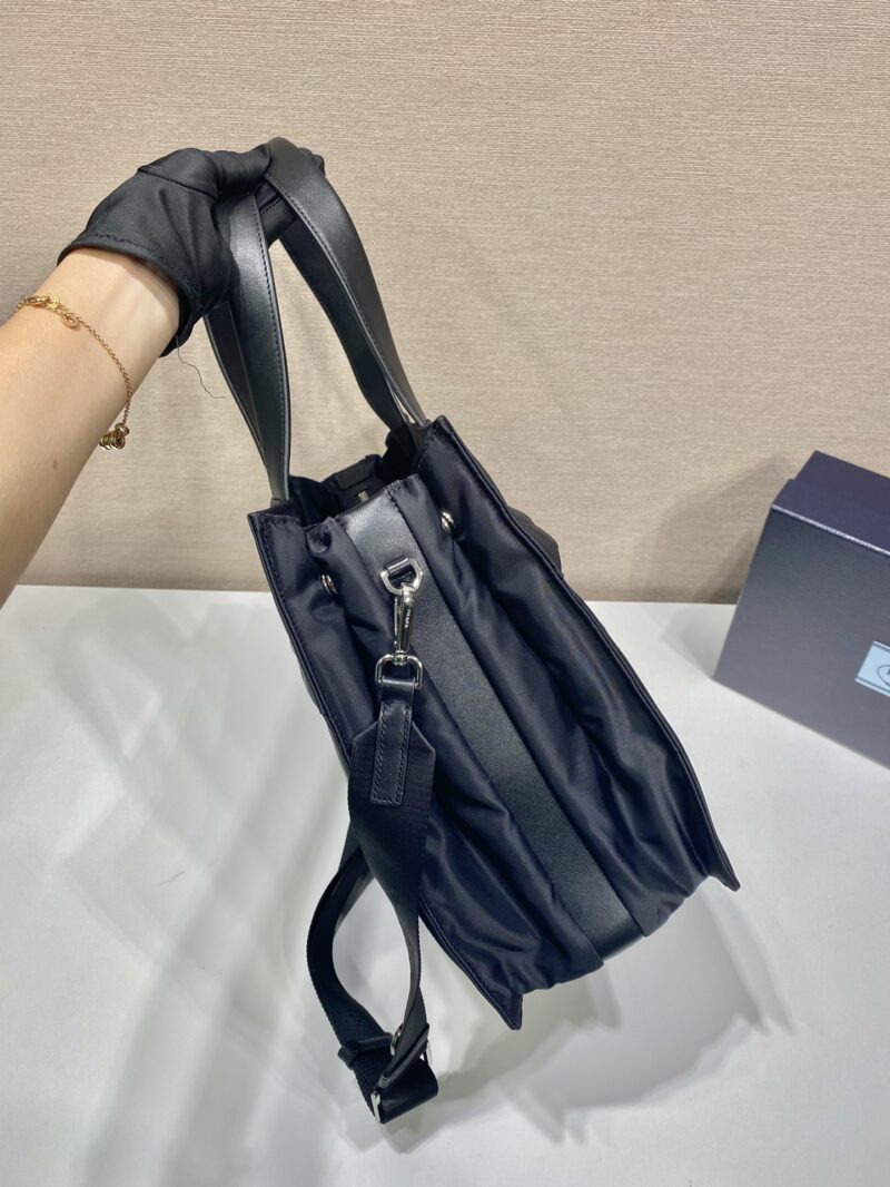 Prada 2VG318A Re-Nylon Tote Bag-33*30*13CM - Image 6