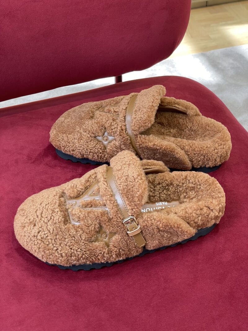 Louis Vuitton Winter Break Comfert Sandals - Image 4